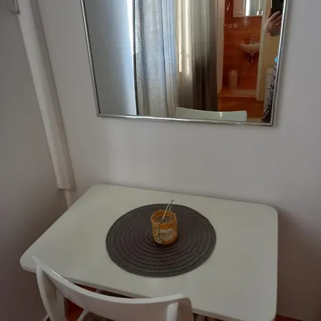 Sobe Ruza Διαμέρισμα Banjol