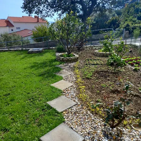 Apartament Sobe Ruza Banjol