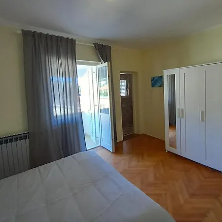 Διαμέρισμα Sobe Ruza *