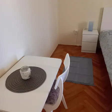 Sobe Ruza Apartment *