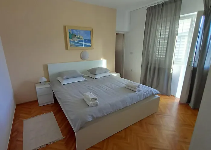 Sobe Ruza Daire Banjol